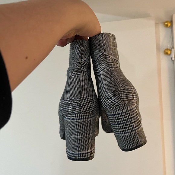 Streetwear Society gray plaid bootie heels 💙 - Picture 4 of 6